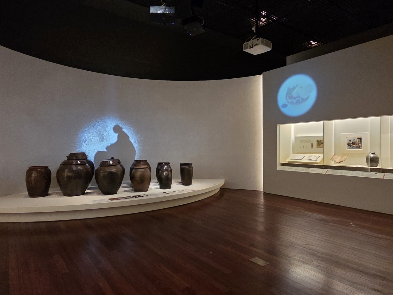 Installation view of "The Korean Table: Food, Nature, and Life" at the National Museum of Korea in Seoul (Park Yuna/The Korea Herald)
