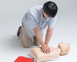 모른척하는 게 상책?…CPR때 브래지어 풀었다고 성추행 고소 당했다