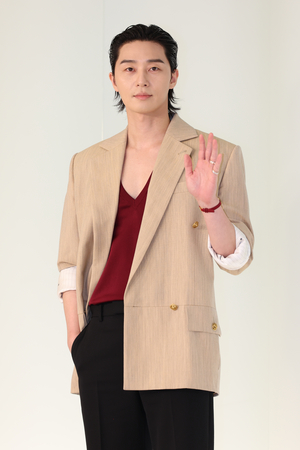 캡틴 손흥민 사과문에…‘절친’ 박서준 ‘좋아요’ 묵묵히 응원