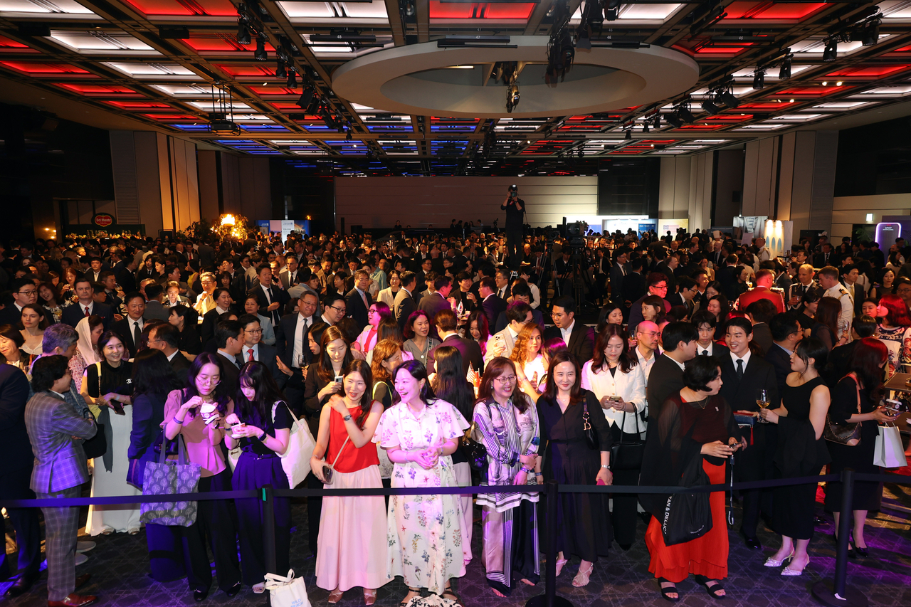 A reception marking US Independence Day takes place at the Grand Hyatt Seoul in Yongsan-gu, Seoul, Tuesday. (Pool photo via Yonhap)