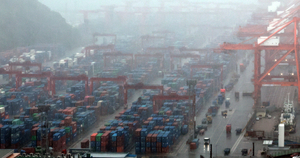 Chip boom drives S. Korea into $100b monthly export club