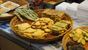 Seoul's apartment arcades, where local food lives on
