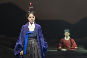 “너네 업소” “순조 왕비 순원왕후”…무너진 언어, 사라진 창극 ‘효명’ [고승희의 리와인드]