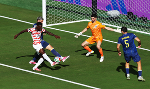 US beats Bosnia-Herzegovina 2-0, advances to round of 16