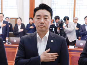 강훈식 “이재용 회장 말 듣고 30년 전 그 시절 떠올렸다”
