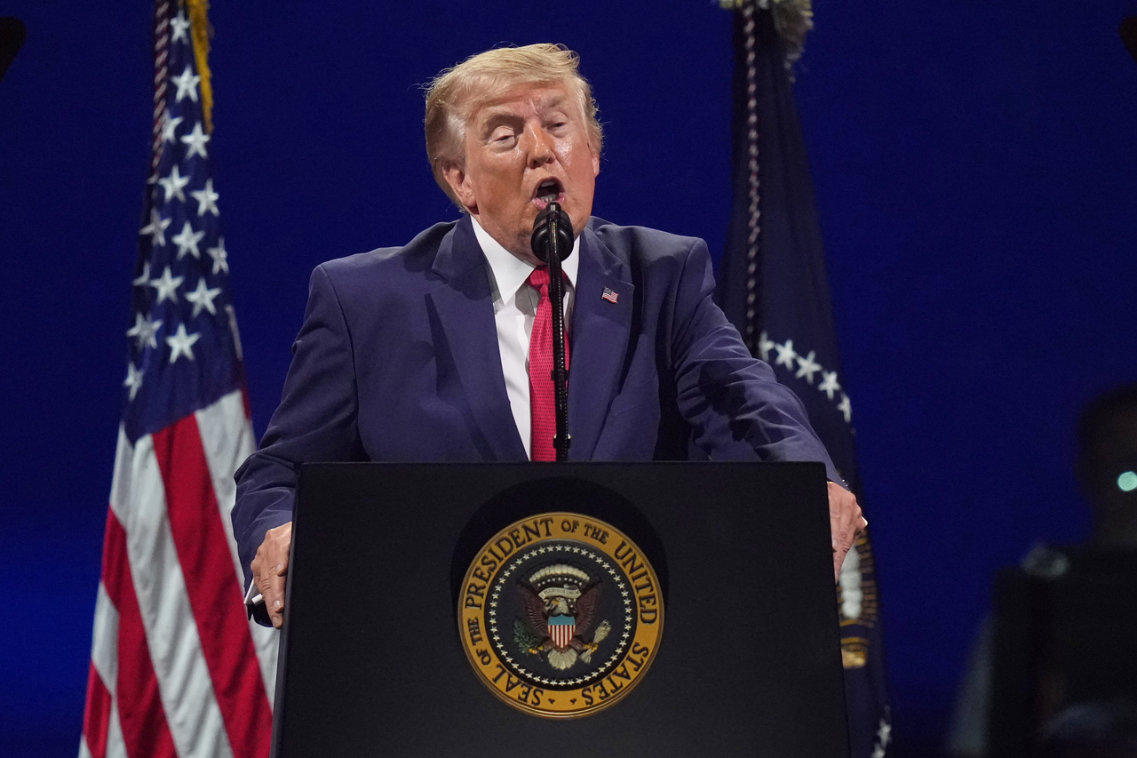 US President Donald Trump speaks at Salute to America, an Independence Day event honoring the nation's 250th anniversary, on the National Mall in Washington on Saturday. (AP-Yonhap)