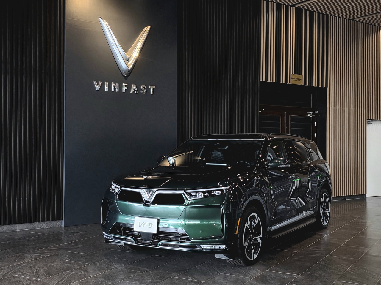 The flagship SUV VF9 on display at VinFast's Haiphong factory in Vietnam on Thursday (local time). (Kwon Je-in/The Korea Herald)