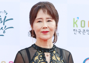 Voice behind Seoul subway announcements dies