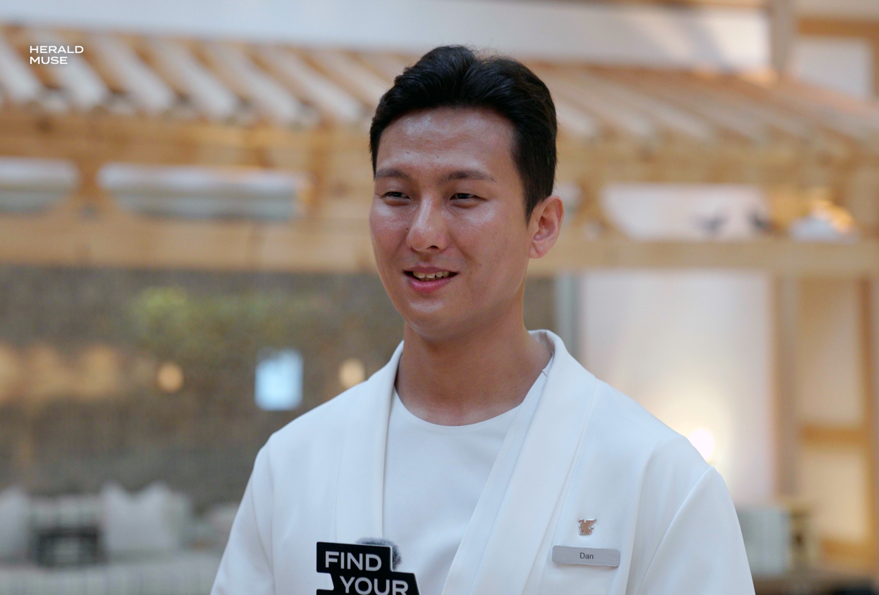 JW 메리어트 제주 프론트맨 유영주씨. 헤럴드뮤즈 예지훈PD, 배범준PD