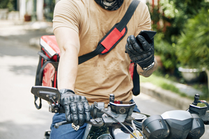 Over 700 foreign riders caught in delivery app crackdown