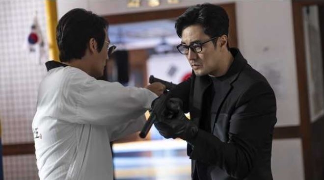 "Agent Kim Reactivated," starring So Ji-sub (right) (SBS)
