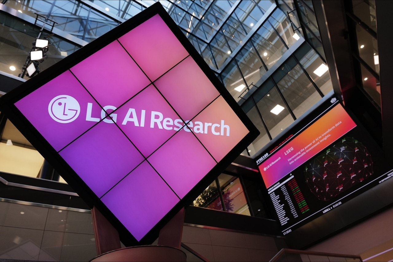 LG AI Research Lab held an event at the London Stock Exchange in September to promote the commercial launch of its EXAONE Business Intelligence service. [Provided by LG]