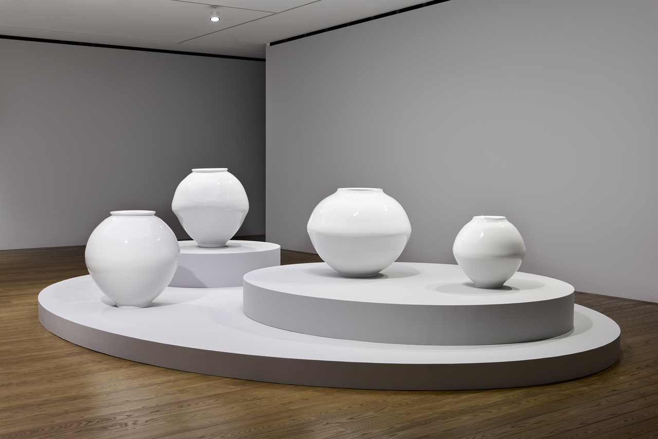 Installation view of "Park Young Sook: When Form Meets Gesture" at Pace Gallery in Seoul (Courtesy of the gallery)