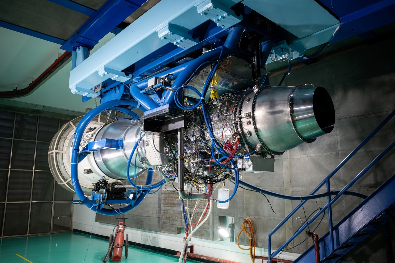 The 5,500-pound-thrust engine, one of two domestically developed long-life aviation engines unveiled by Hanwha Aerospace on Monday. [Hanwha Aerospace]