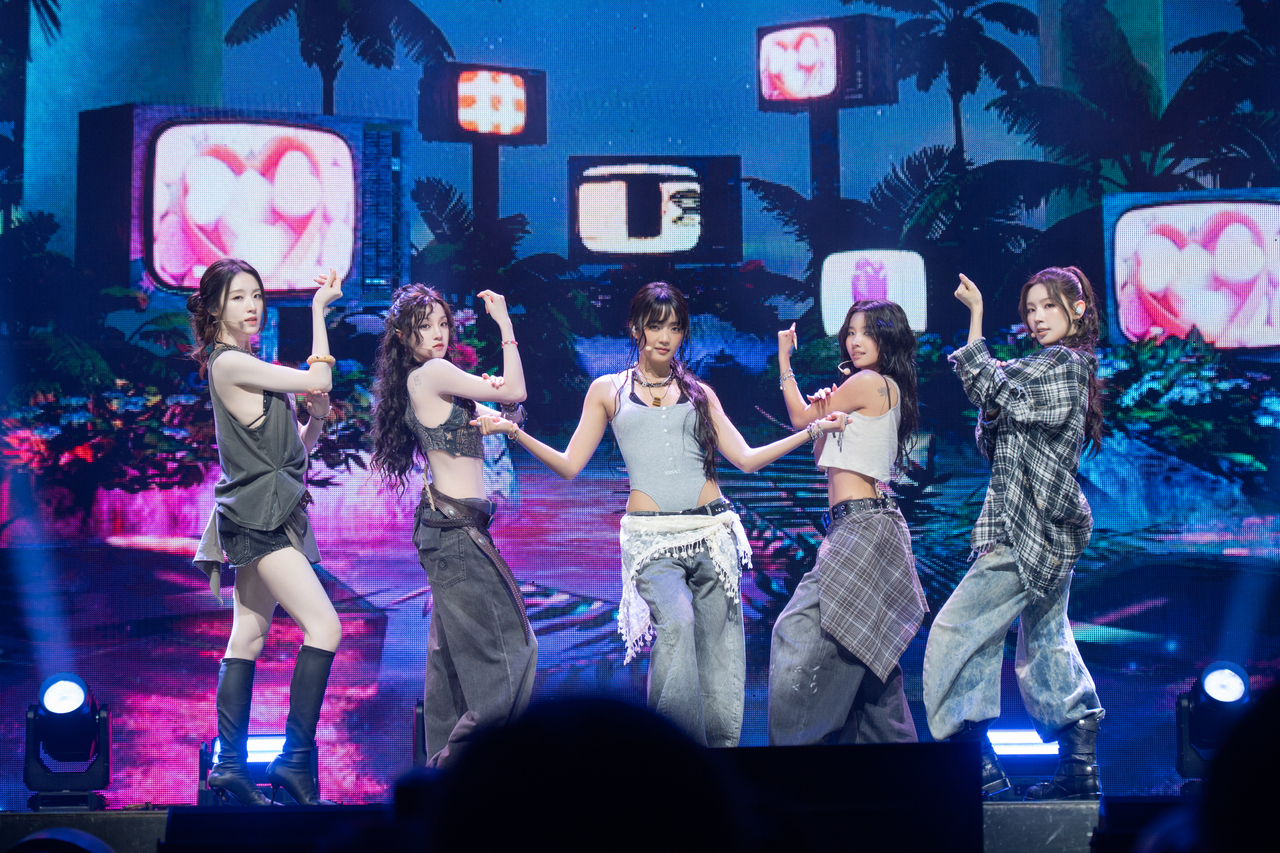 I-dle performs "Gimme Dat Love" during a media showcase held at Yes24 Live Hall in Gwangjin-gu, eastern Seoul, Monday. (Cube Entertainment)