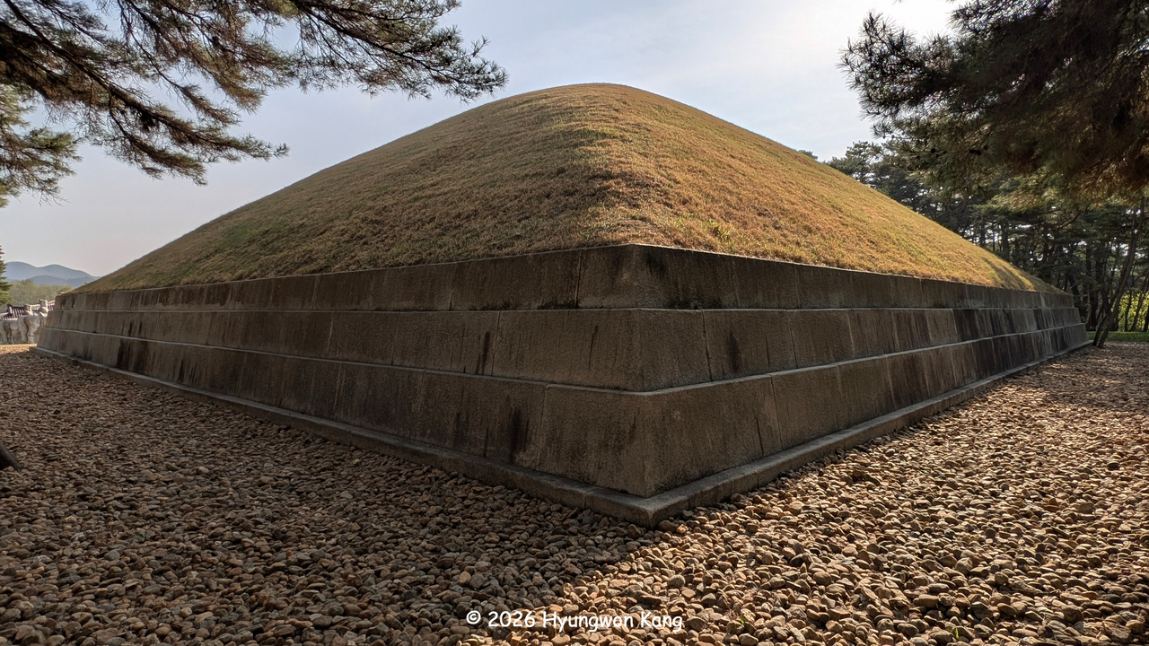 The Tomb of King Dongmyeong (Jumong), founder of the Goguryeo Kingdom, at the Complex of Koguryo Tombs, near Pyongyang. (Hyungwon Kang)