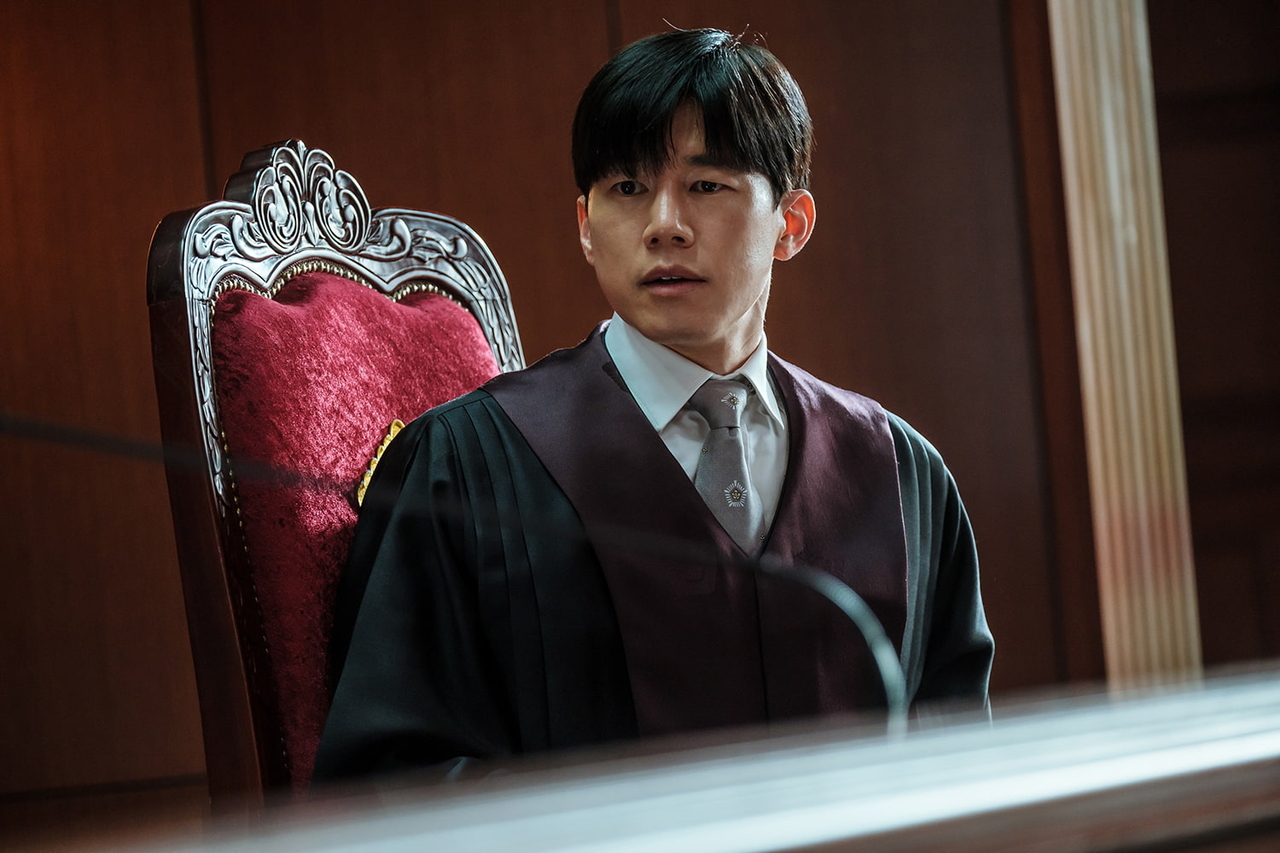 "Juvenile Justice," starring Kim Moo-yul (Netflix)