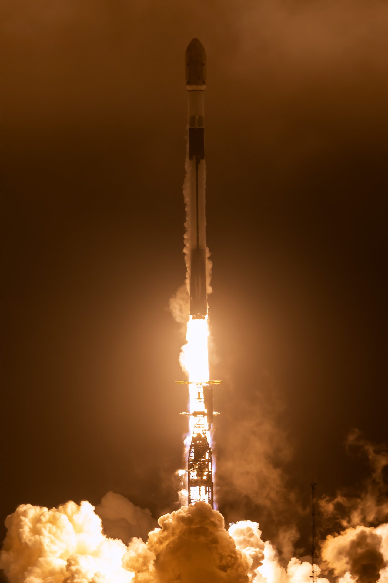The agriculture and forestry satellite (Next-Generation Medium Satellite 4) lifts off. [Rural Development Administration]