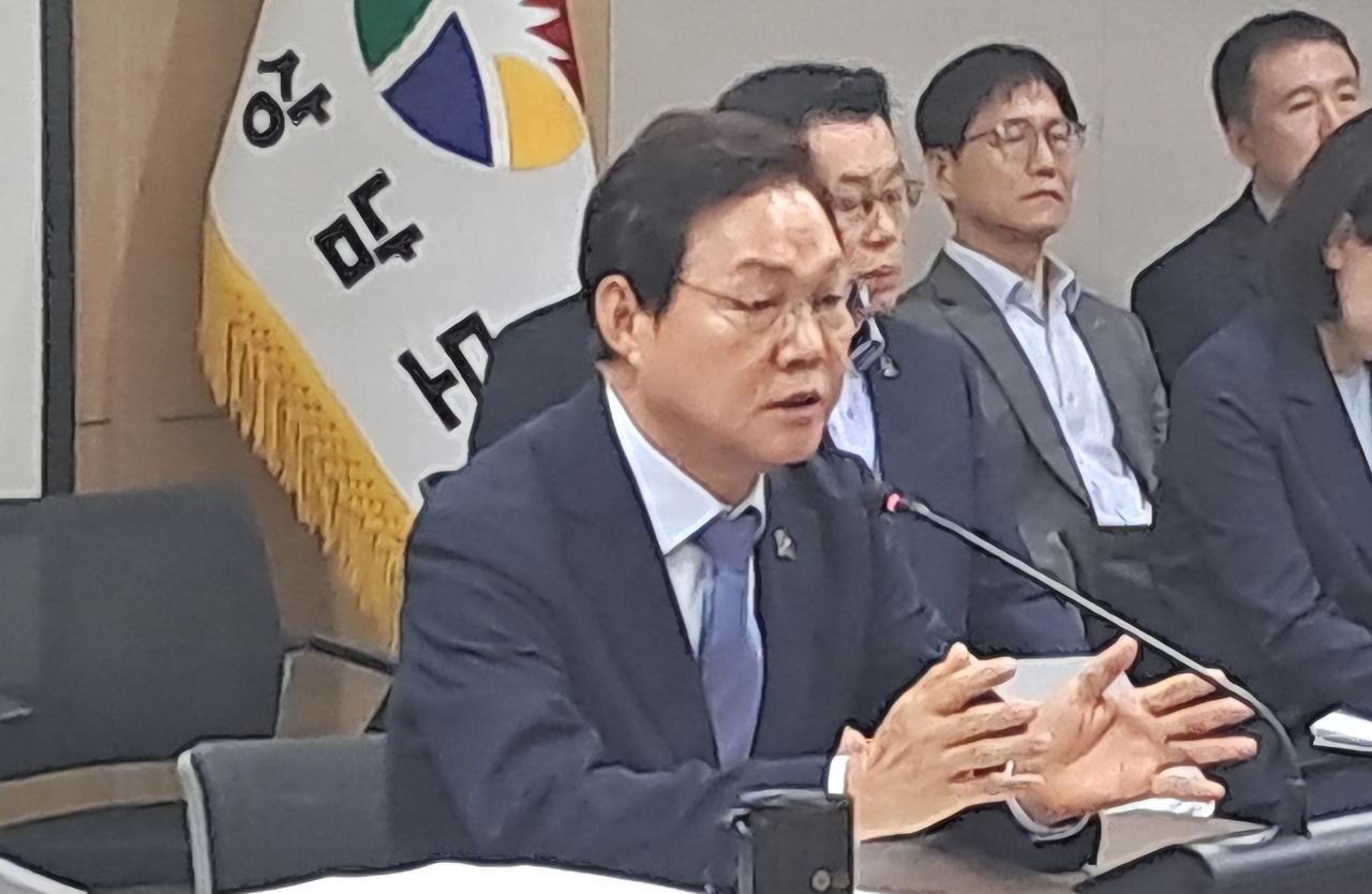박완수 경남도지사가 8일 민선 9기 출범 이후 첫 기자간담회를 갖고 도정 방향을 설명하고 있다. 창원=황상욱 기자