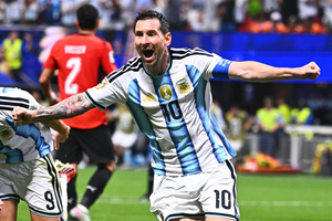 Lionel Messi leads Argentina to 3-2 comeback victory over Egypt and spot in World Cup quarterfinals