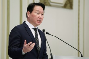 SK chief heads to New York for SK hynix’s Nasdaq debut