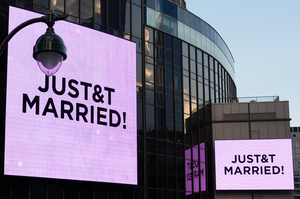 Taylor Swift fans pay $25 for wedding garbage