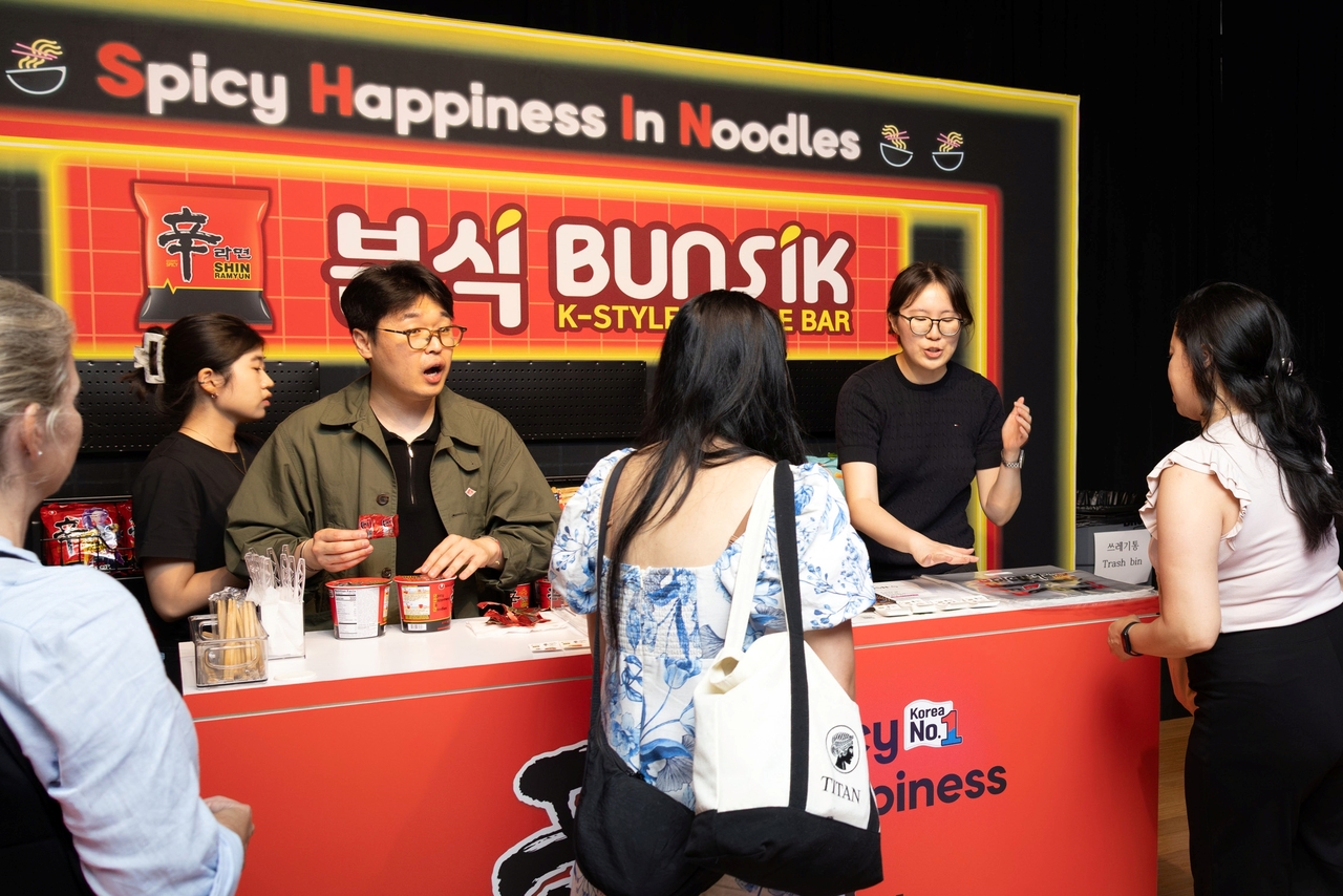 A Shin Ramyun bunsik booth at the Korean Cultural Center New York (Nongshim)