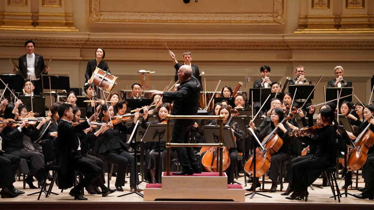 Seoul Philharmonic Orchestra and Music Director Jaap van Zweden [Seoul Phil]