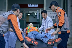 “본능적으로 몸이 움직였다” 비번 소방관, 교통사고 현장 운전자 구조