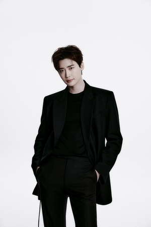 IU, Lee Jong-suk break up after 4 years together
