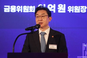FSC chief vows swift plan to ease network separation rules