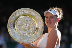 Linda Noskova recovers from 2nd-set meltdown to win Wimbledon and claim her 1st Grand Slam title