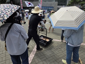 33도 폭염에도 ‘재선거’를 외쳤다…수사 대상자 300명 육박 [세상&]