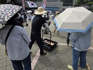 33도 폭염에도 ‘재선거’를 외쳤다…수사 대상자 300명 육박 [세상&]