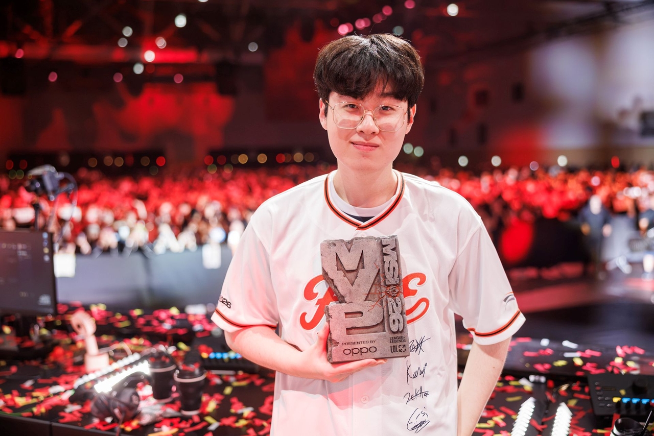 Hanwha Life Esports' Choi "Zeus" Woo-je is selected as the MVP of the 2026 MSI finals game held in Daejeon on Sunday. (Riot Games)