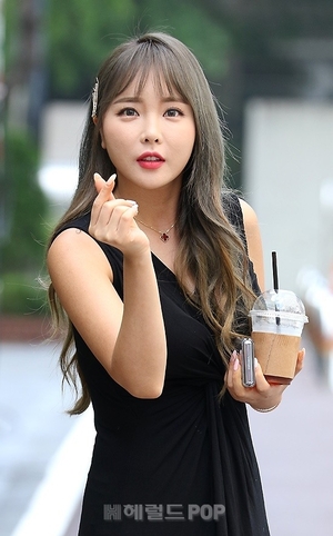 홍진영 “내 나이 마흔둘…20대, 30대 땐 잘 몰랐는데 지나간 시간 아까워”