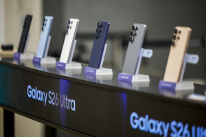 Samsung retakes smartphone crown amid memory crunch