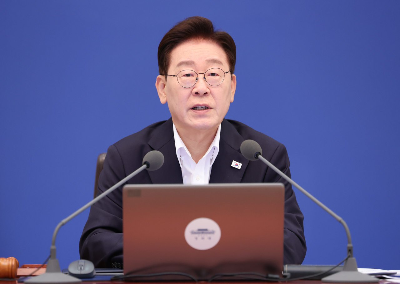 President Lee Jae Myung speaks during a Cabinet meeting at Cheong Wa Dae on Tuesday. (Pool Photo via Yonhap)
