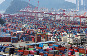 Container shipping costs to Middle East up for 5th month amid conflict