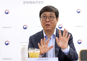 Agencies, producers pledge to cap actors' fees for state-supported films