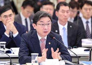 정부는 왜 장기 연체자 빚을 없애줄까? 금융위원장이 밝힌 대답은…