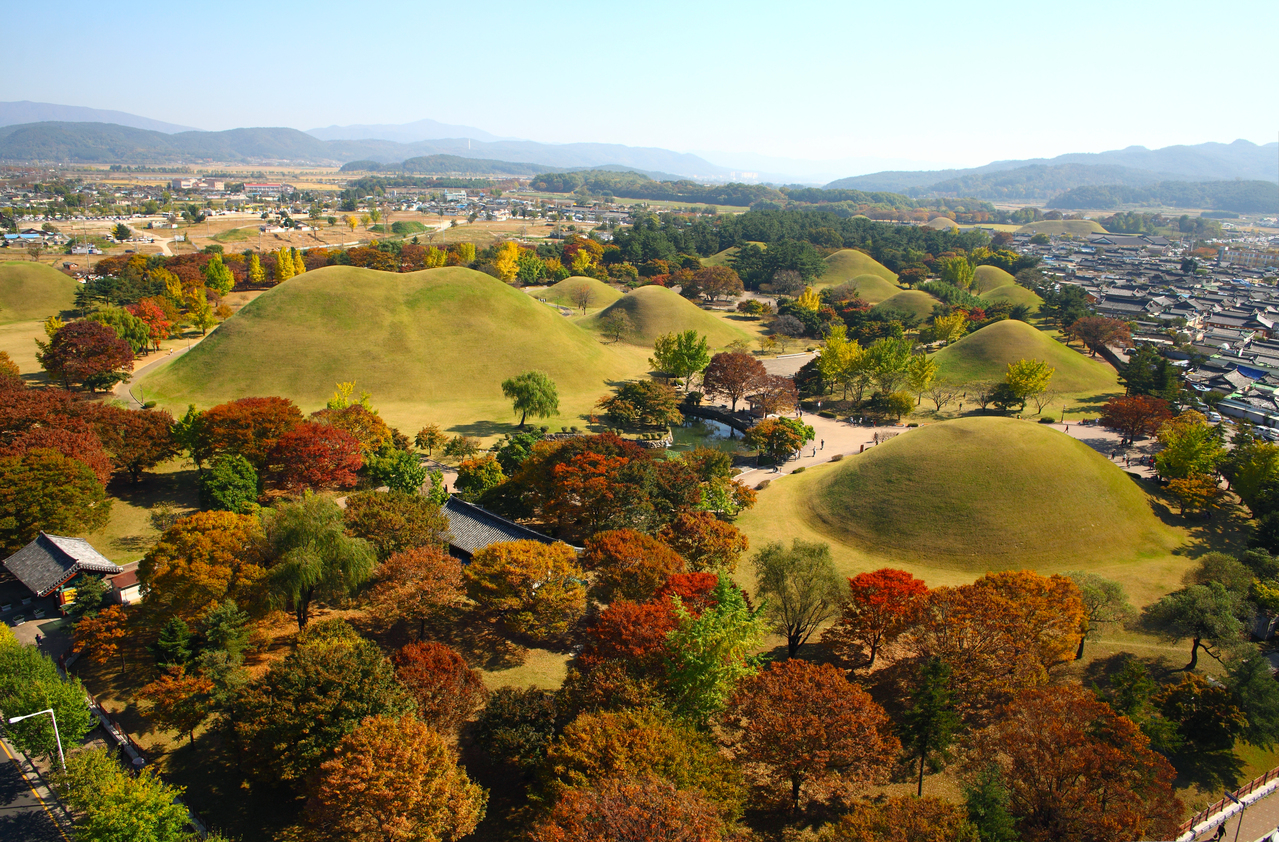 Tumuli Park Belt, Gyeongju Historic Areas (Korea Tourism Organization)