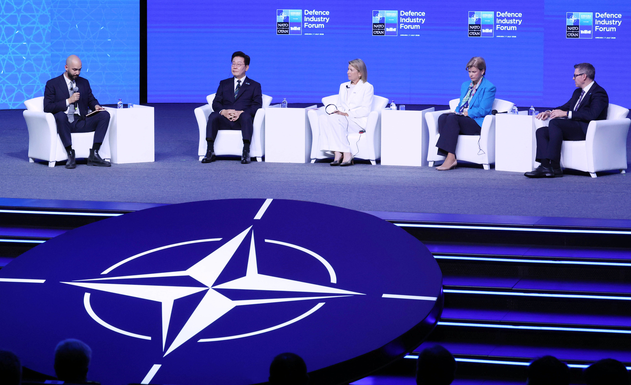 President Lee Jae Myung (second from left) attends the NATO Defense Industry Forum at the Ankara Convention Center in Turkey on July 7. (Yonhap)