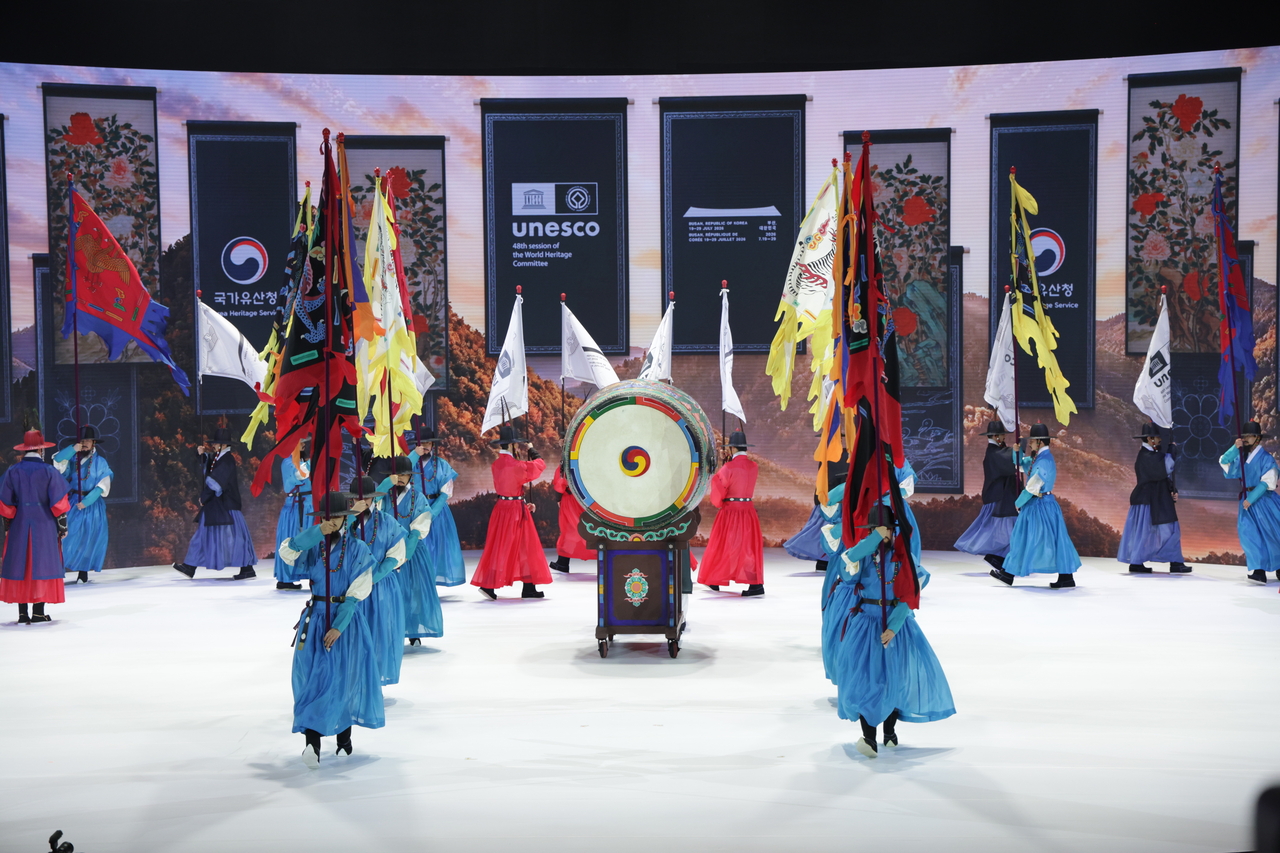 Dancers perform at the opening ceremony of the 48th session of the World Heritage Committee in Busan on Sunday. (Yonhap)