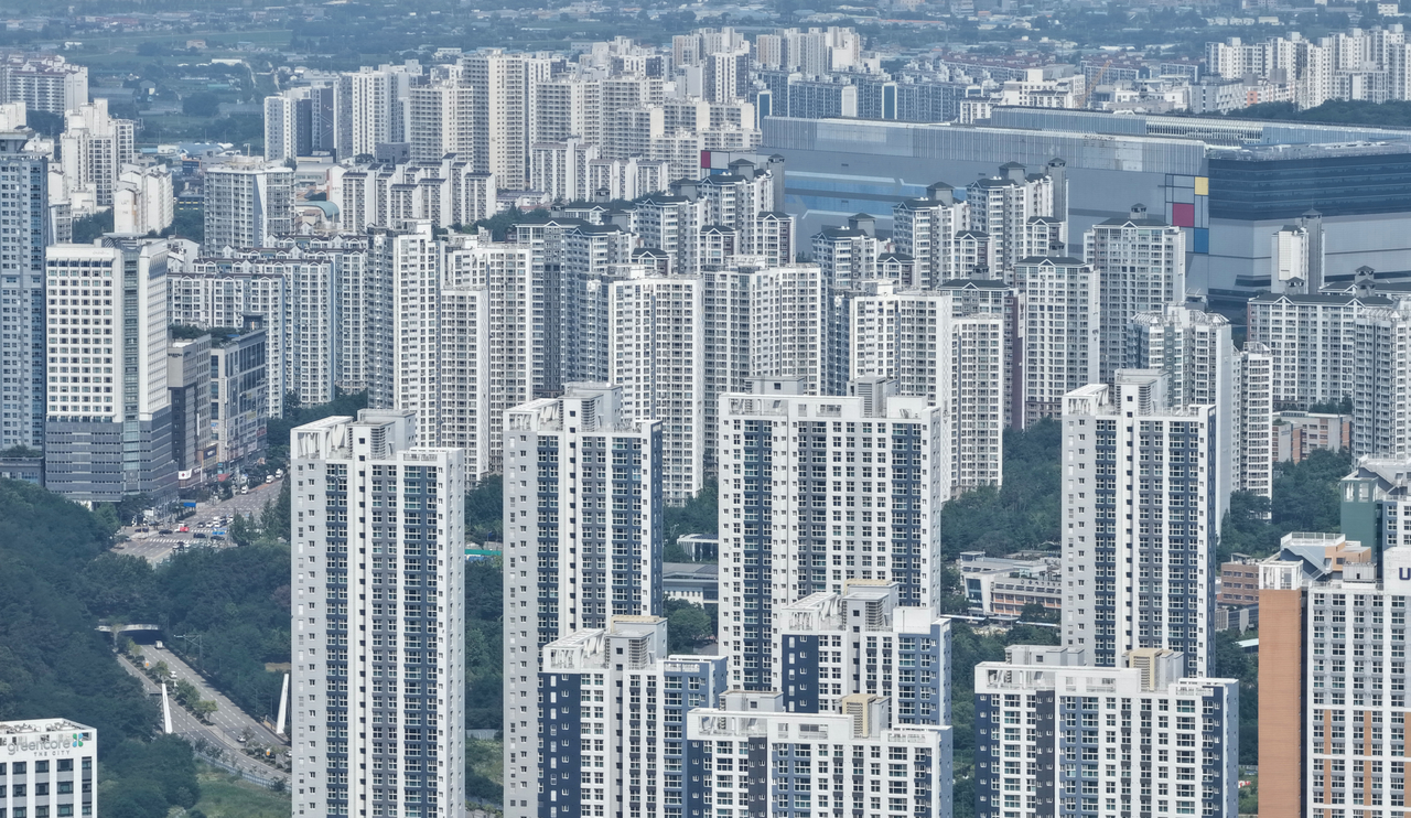 Apartment complexes near Dongtan Station in Hwaseong, Gyeonggi Province, on June 29. [Yonhap]