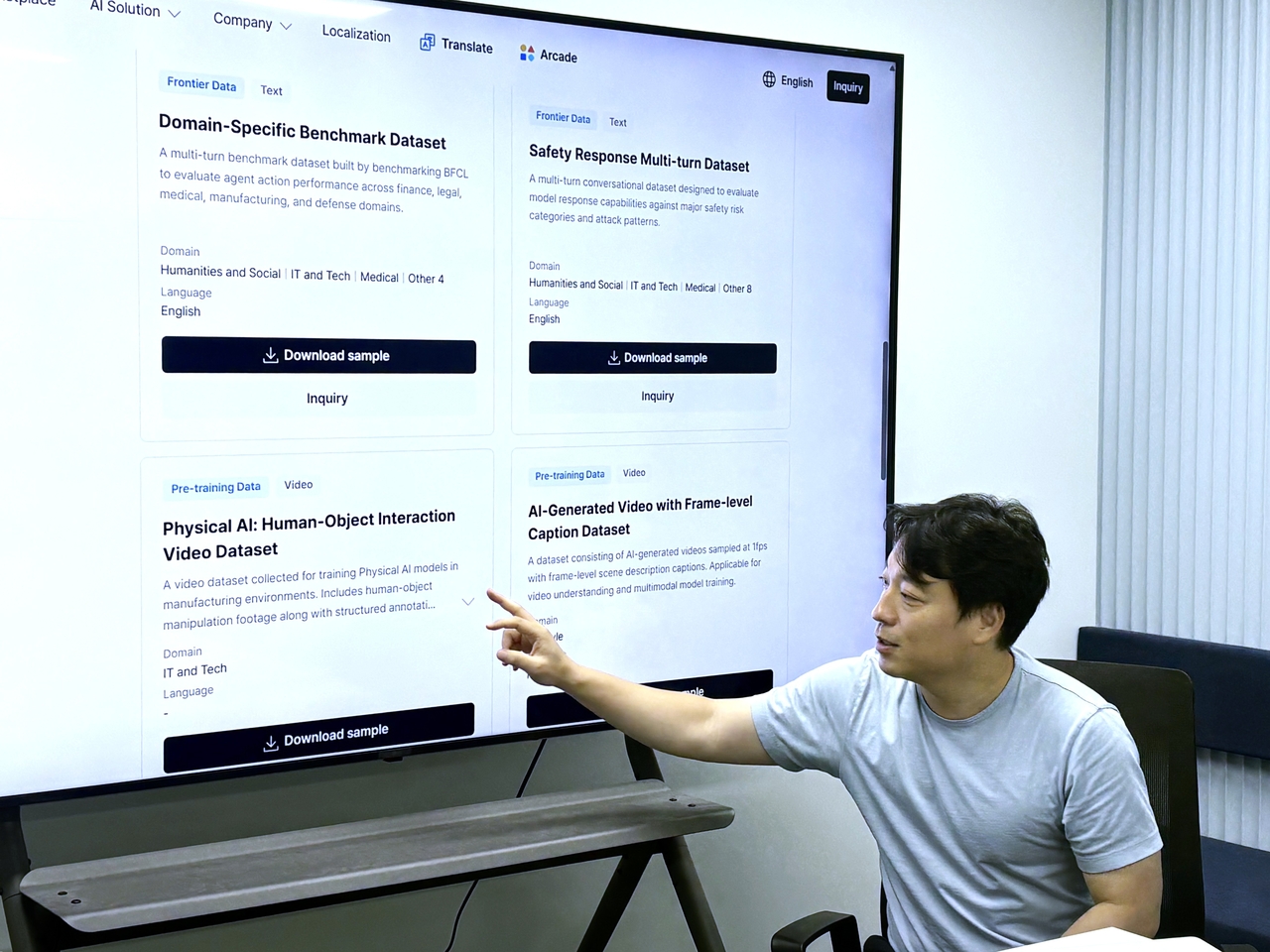 Lee Jung-soo, founder and CEO of Flitto, demonstrates Flitto Marketplace, the company's newly launched platform for matching firms with unused data to AI buyers, during an interview at Flitto's Gangnam headquarters in Seoul on July 13. (Flitto)