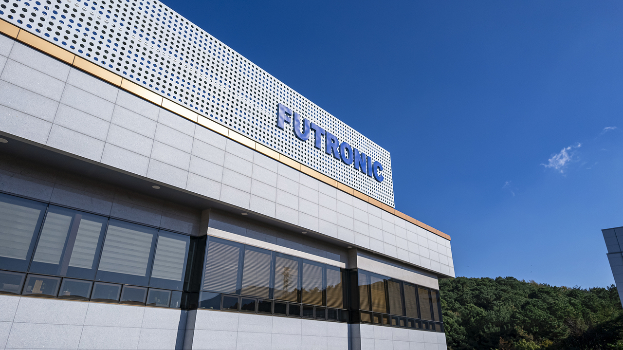 (Futronic)