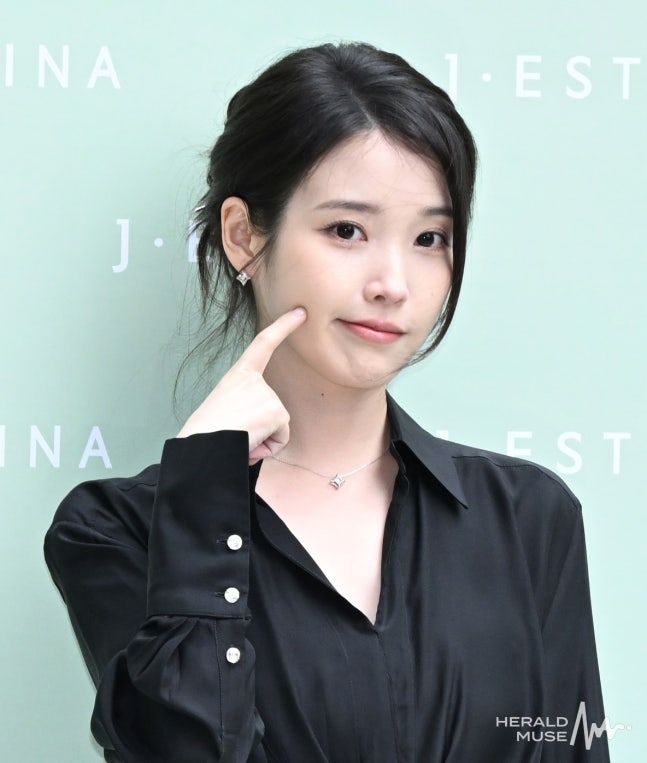 아이유/사진=헤럴드뮤즈 DB