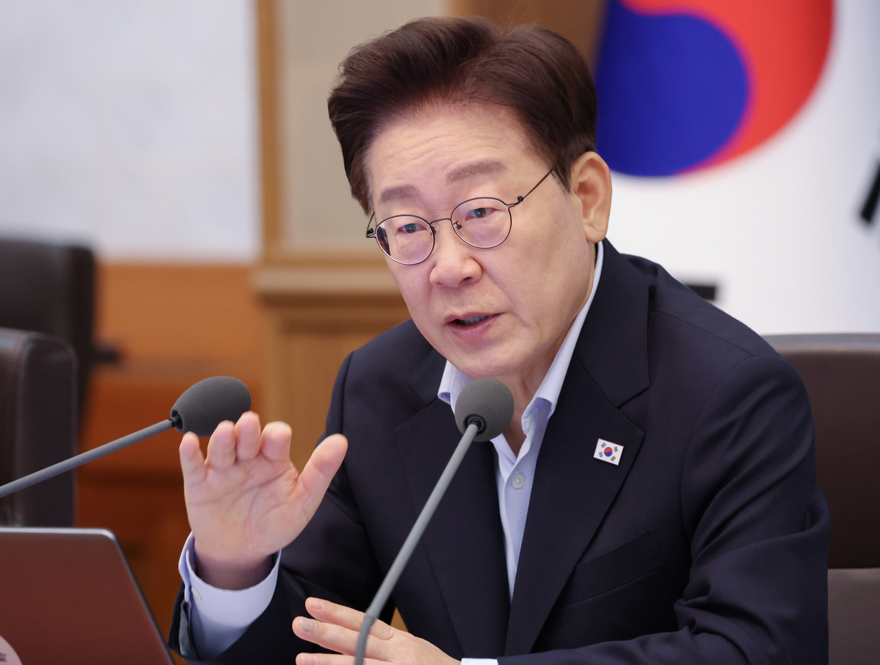 President Lee Jae Myung speaks at a Cabinet meeting at Cheong Wa Dae in Seoul on Tuesday. (Yonhap)