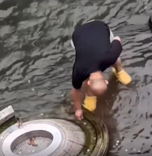 Coin theft at Cheonggyecheon sparks outrage